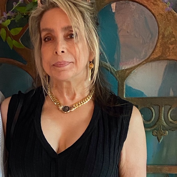 Meet your Posher, Caroline - Picture 2 of 2